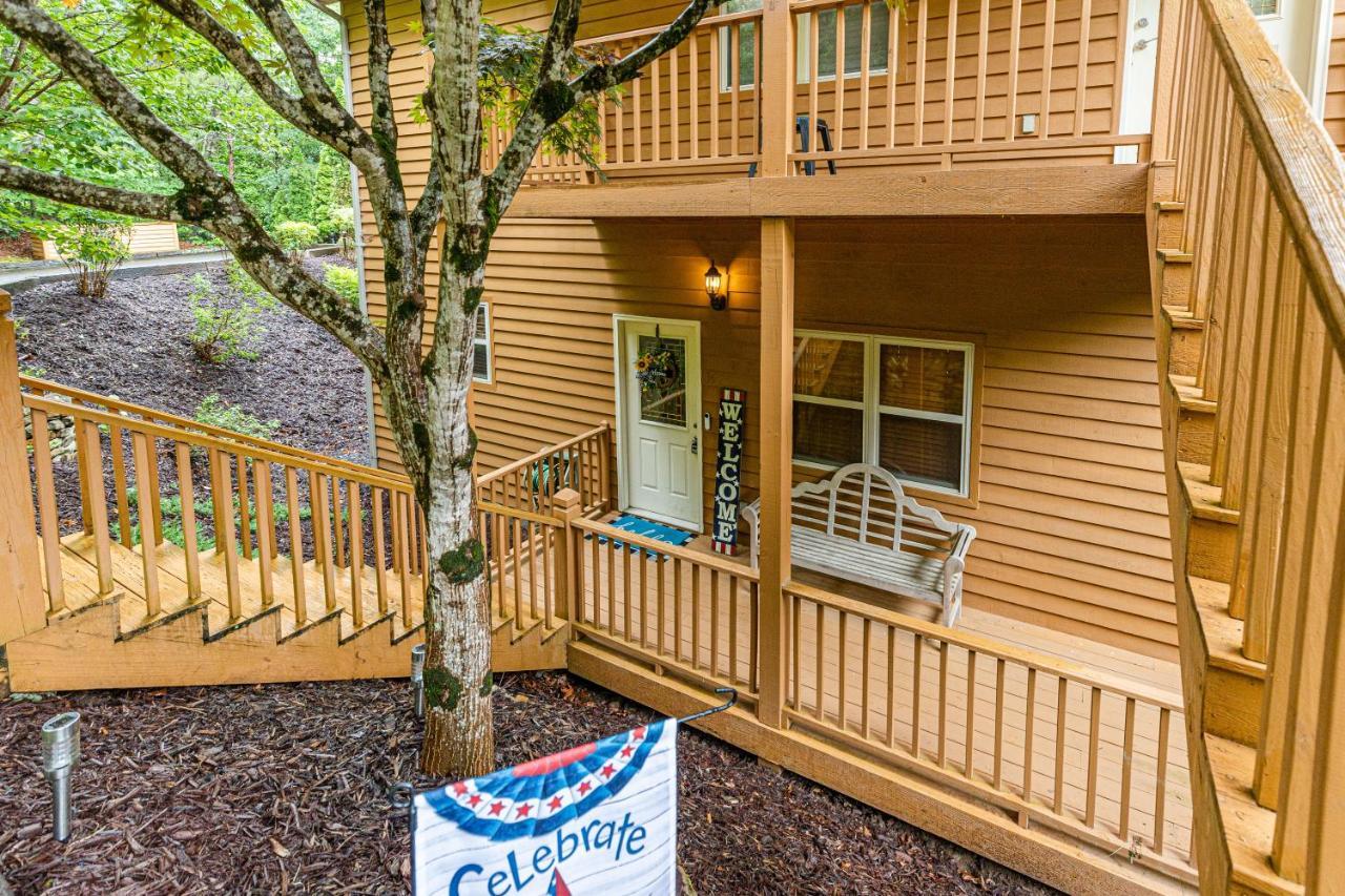 Condo With Stunning Mountain And 6Th Green Views Near Harrahs Cherokee Bryson City Whittier Exterior photo